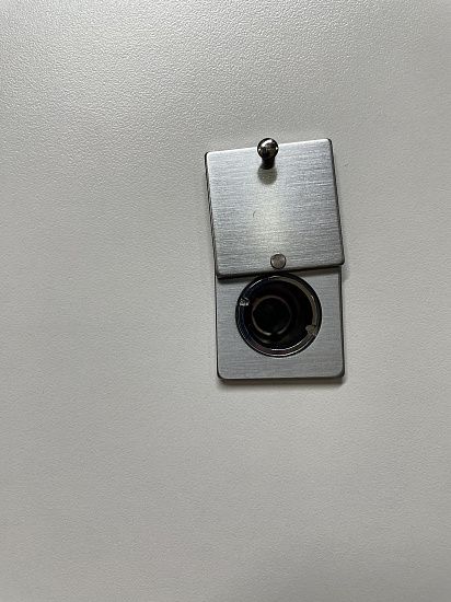 Входная дверь  